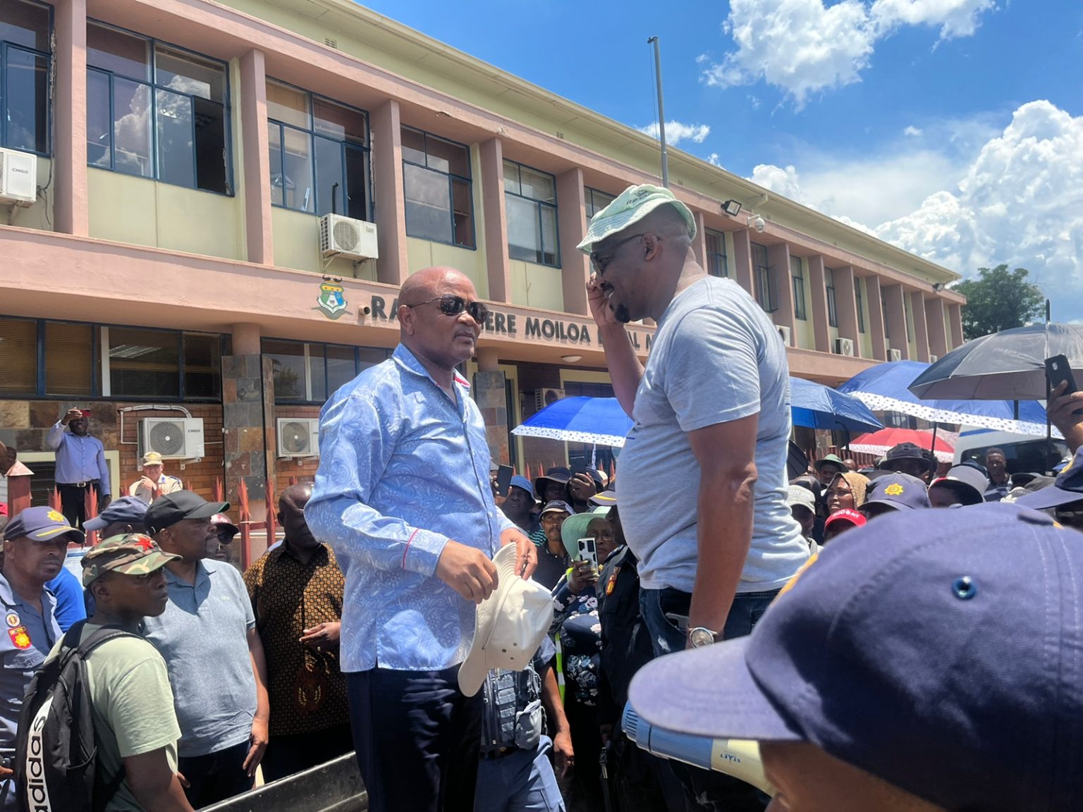 Minister Senzo Mchunu sets up a steering committee to look into water shortages in some of the worst affected areas in North West