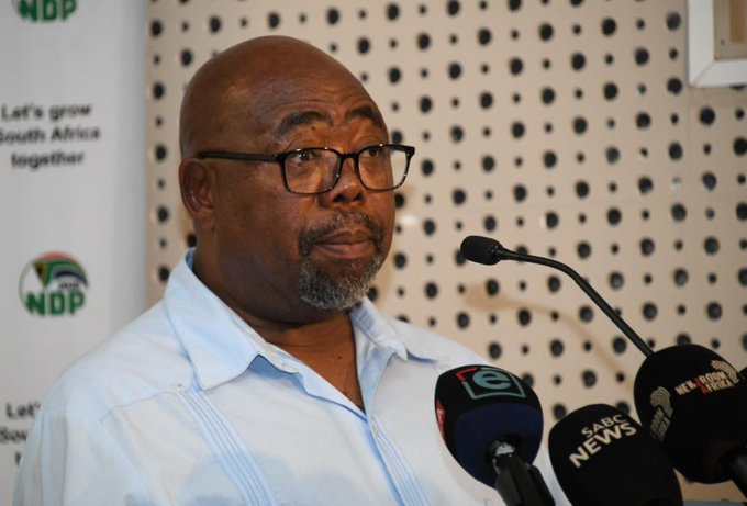 Thulas Nxesi files court papers to cancel the UIF deal and clear his name