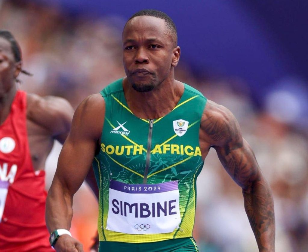 Akani Simbine blasts #TeamSA into 400m relay final