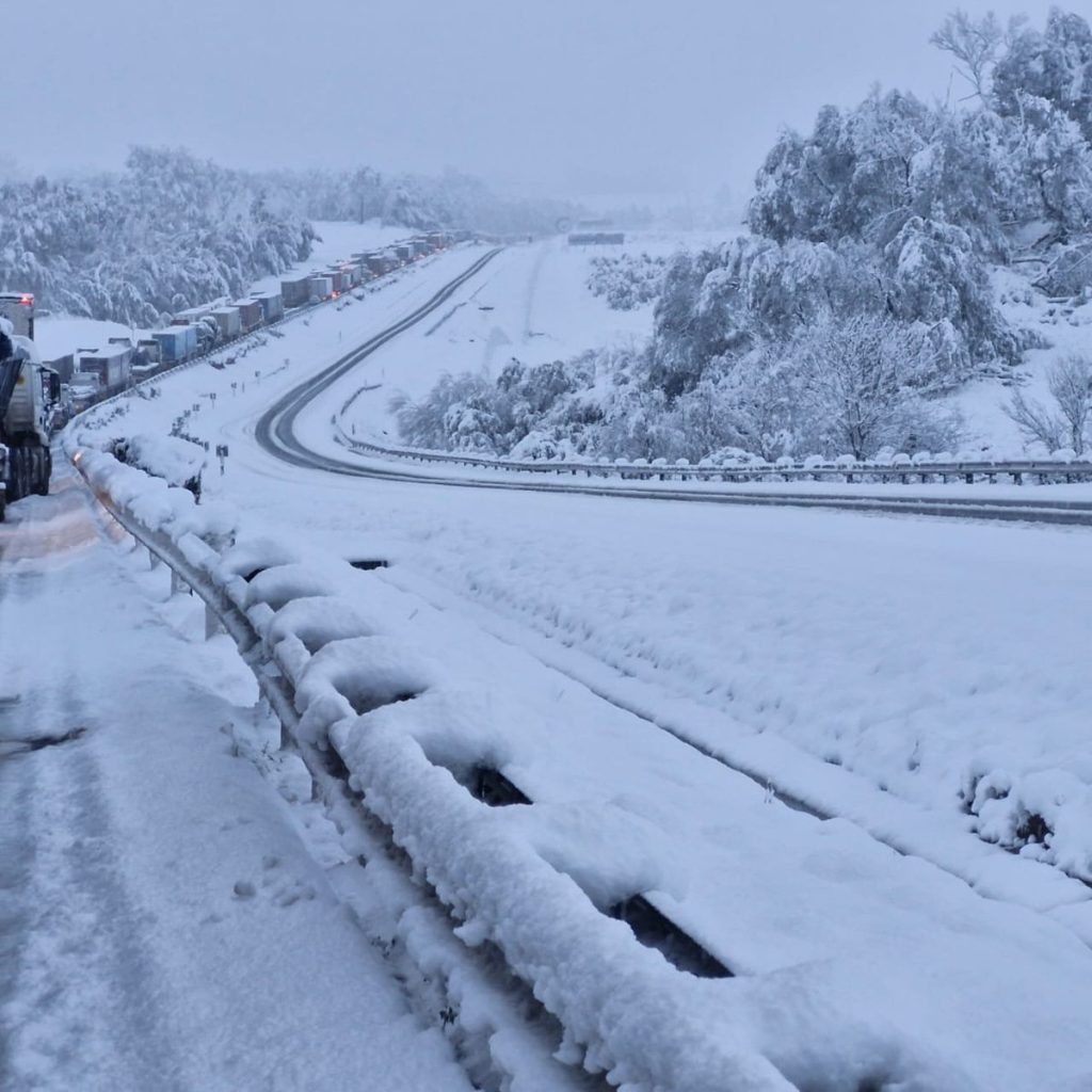 Weather Service warns of snow and heavy rains in several provinces