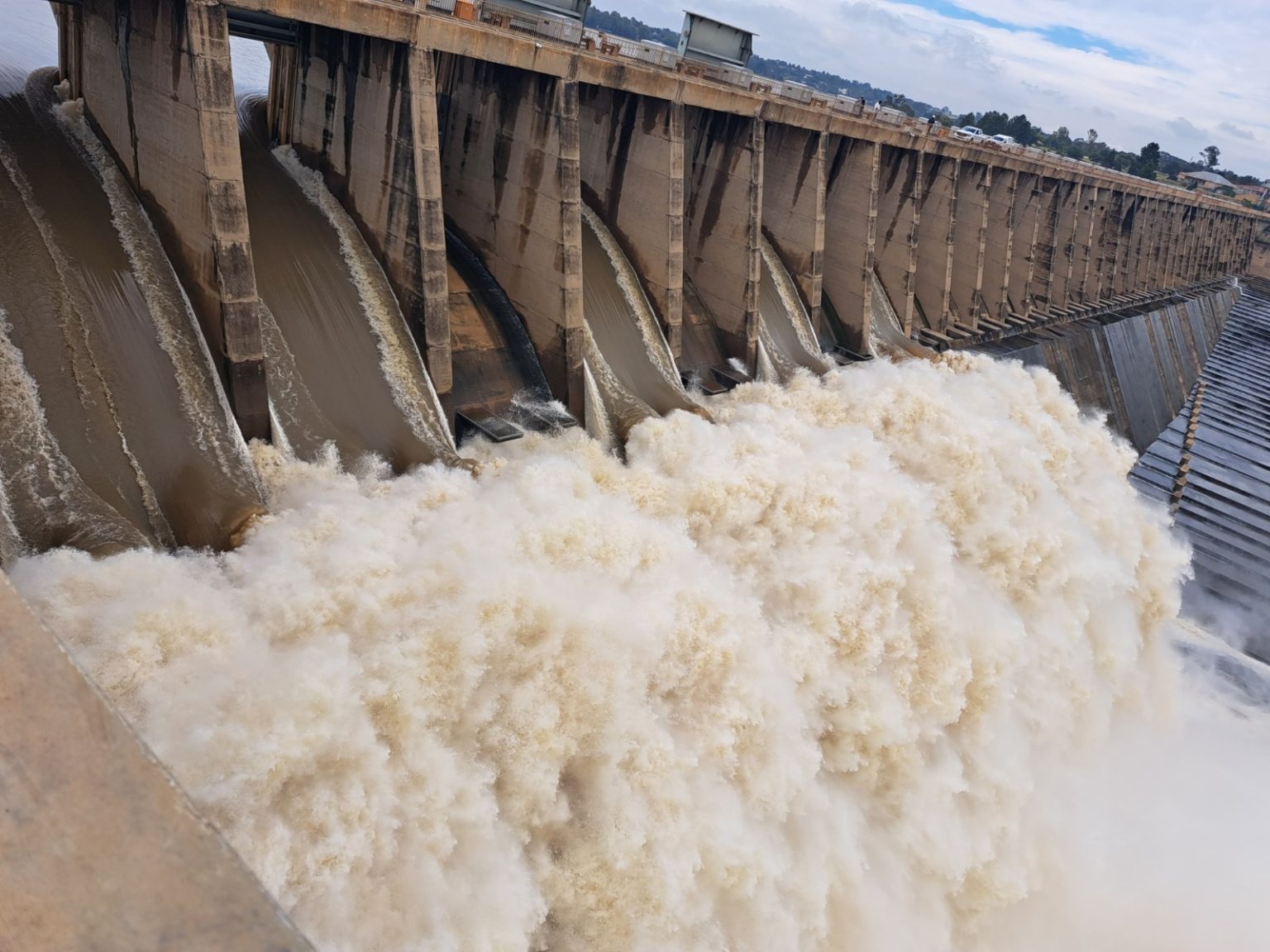 Water Department opens fourth sluice gate at Vaal Dam as water levels rises