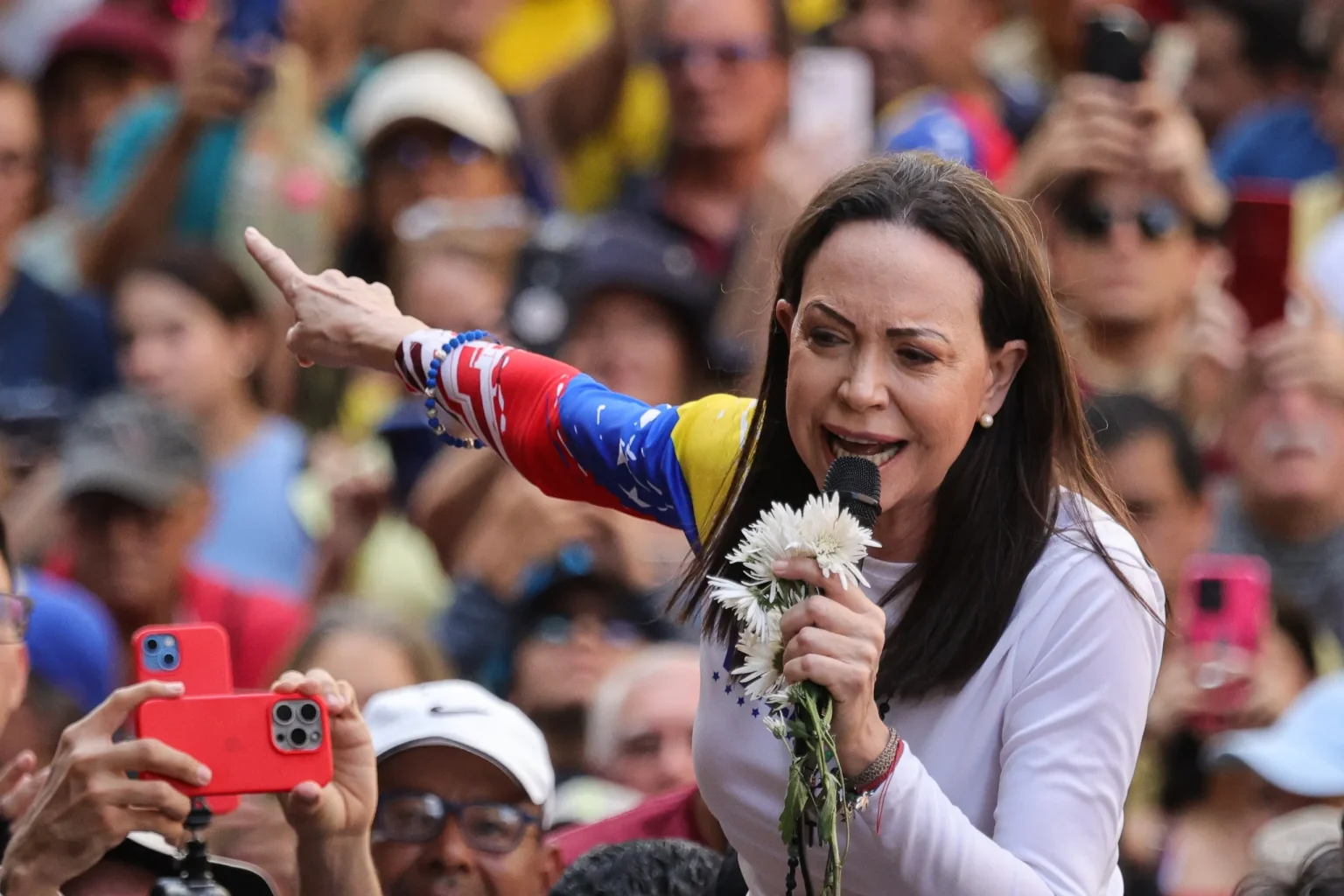 Venezuelan Opposition Leader María Corina Machado Vows Swift Return Amid U.S. Rejection of Her Role in Transition