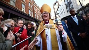 Sarah Mullally Becomes First Woman Archbishop of Canterbury in Historic Ceremony