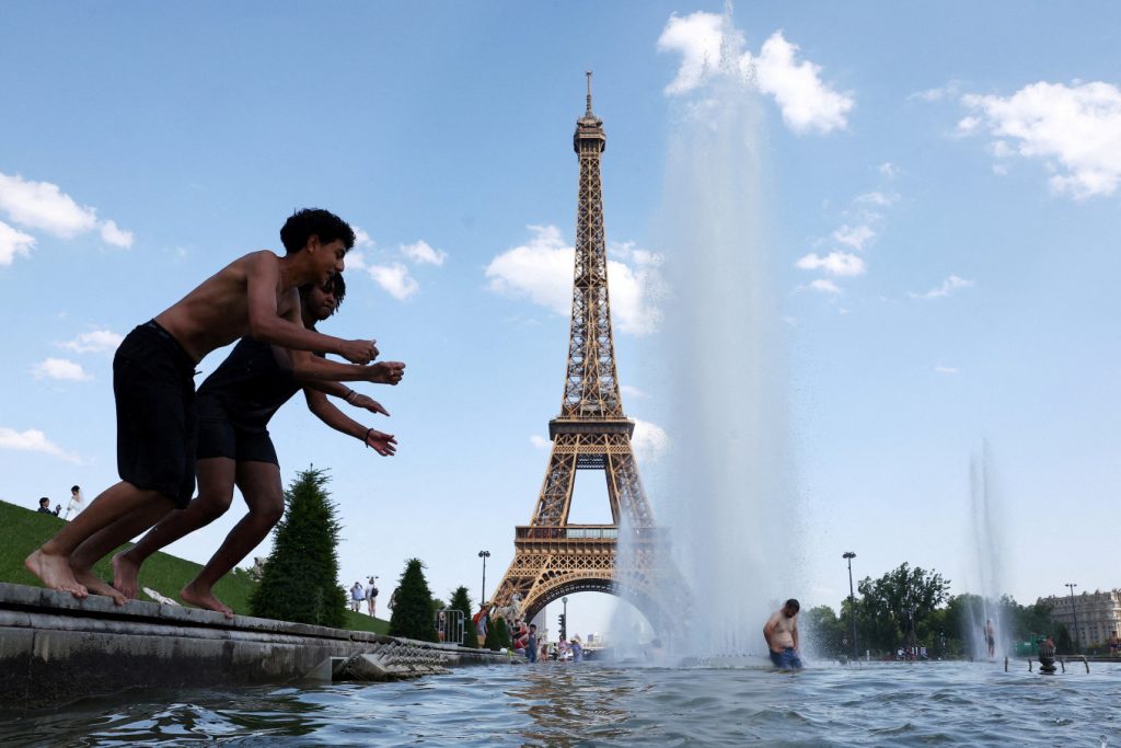Europe Suffers Severe Heatwave as Temperatures Soar Above 35°C