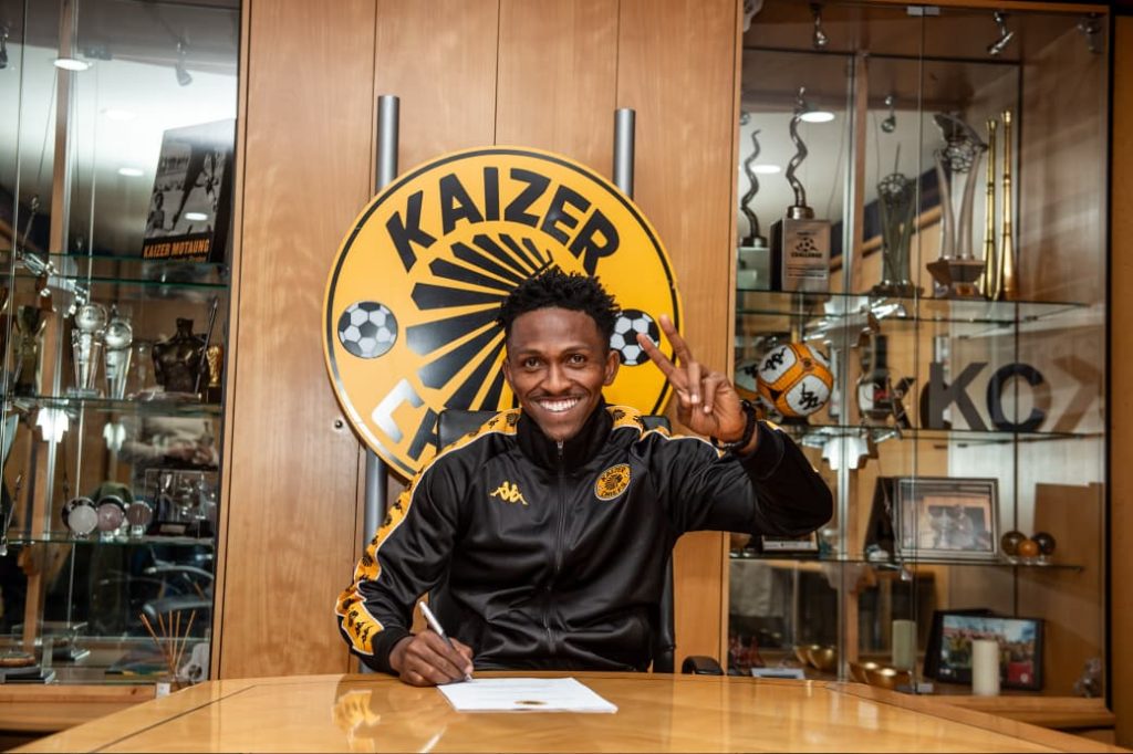 Kaizer Chiefs sign Tanzanian international Adolf Mtasingwa Bitegeko